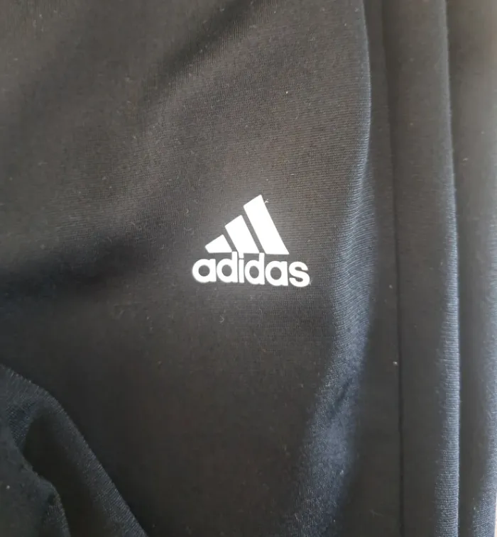 Jogging noir uni 4/5 ans taille ajustable 👧 Adidas en TBE - photo numéro 3