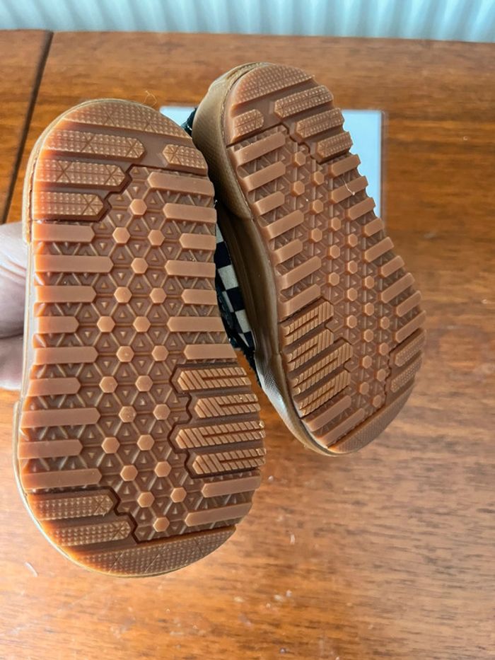 Vans à scratch damier 19 - photo numéro 4