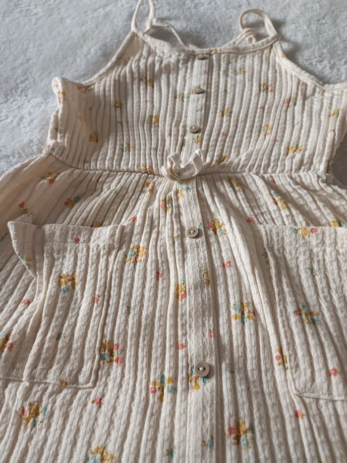 Robe fleurie 8 ans - photo numéro 2