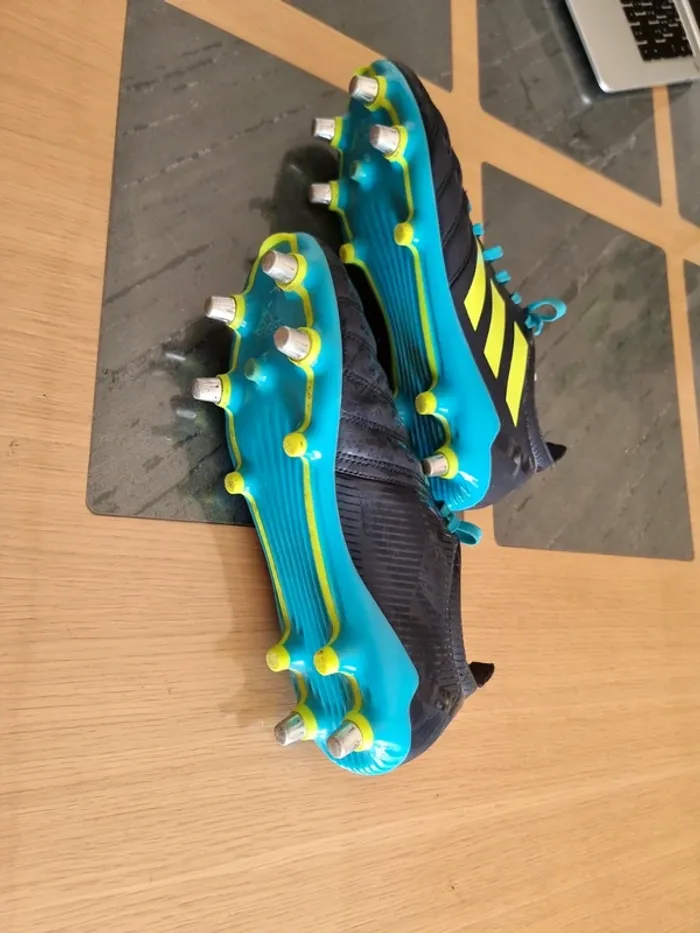 Crampons Adidas 41 1/3 US 8 - photo numéro 4