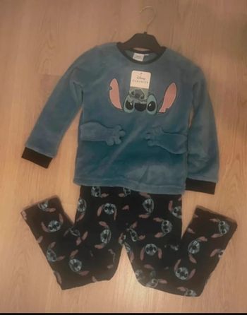 Pyjama 2 pièces Disney stitch 6 ans(garçon)