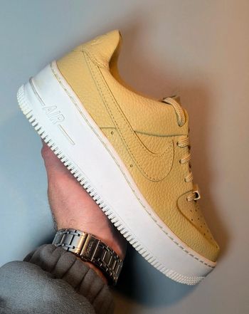Baskets Nike air force one sage low beige neuves pointure 37.5 sans boîte