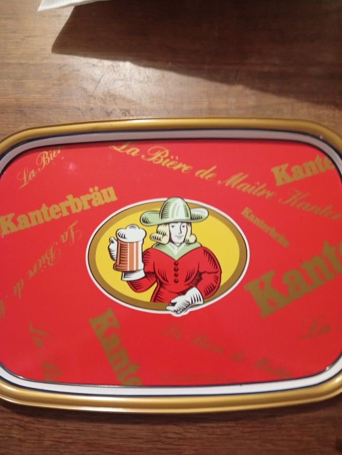 Plateau émaillé vintage kanterbrau