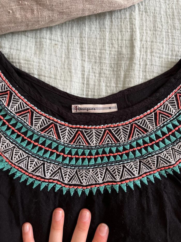 T-shirt noir motif indien - photo numéro 2