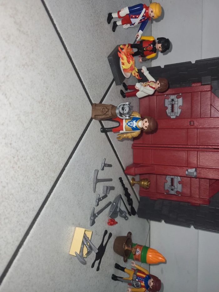 Chevalier Playmobil + 6 personnages - photo numéro 3