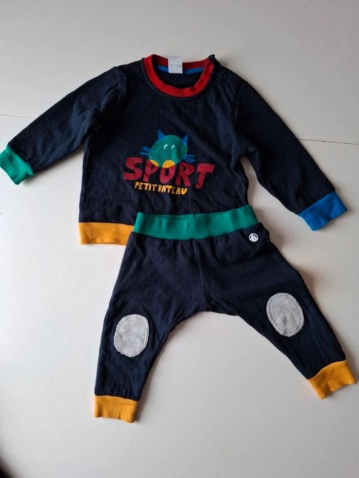 Ensemble de jogging garçon Petit Bateau taille 12 mois