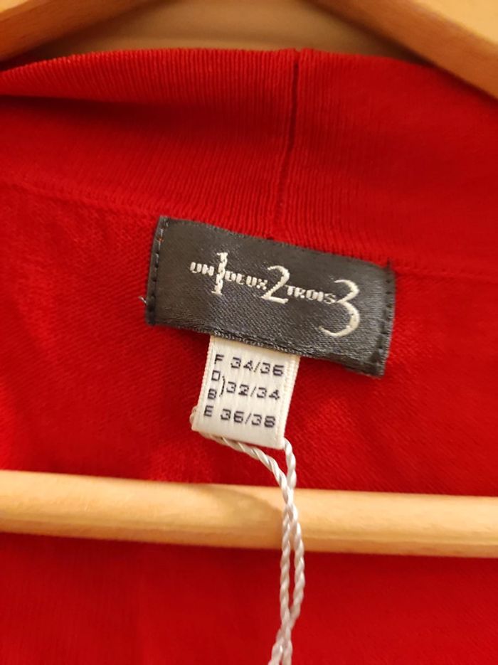 jolie gilet rouge neuf - photo numéro 2