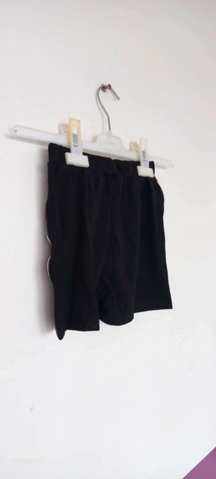 Short noir pour bébé - photo numéro 3