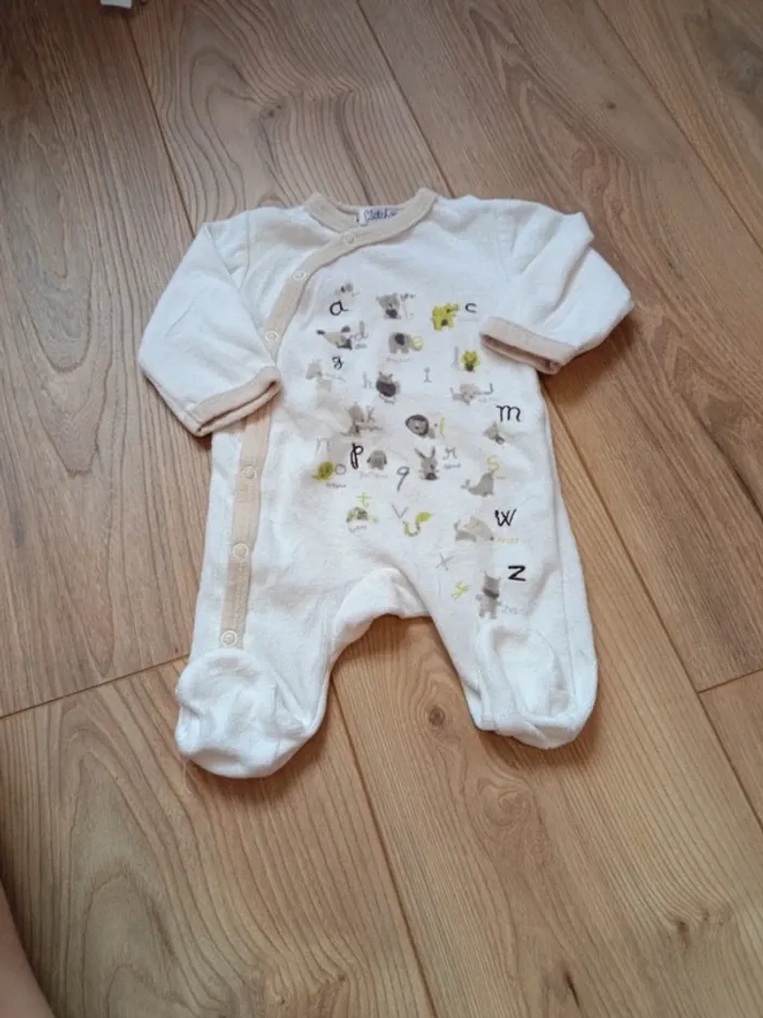 Lot 3 pyjamas Kiabi 1 mois - photo numéro 5