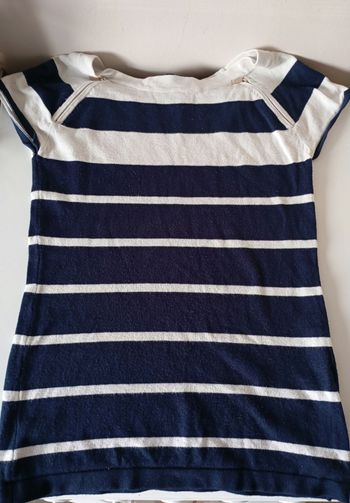 Tee-shirt pull marin. Manches courtes. TS/38.. Viscose polyamide.Morgan. Très bon état.