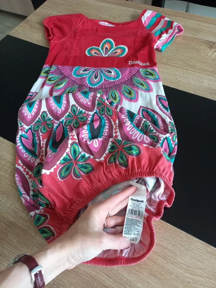 Robe desigual rouge /rose T.9/10 ans - photo numéro 4