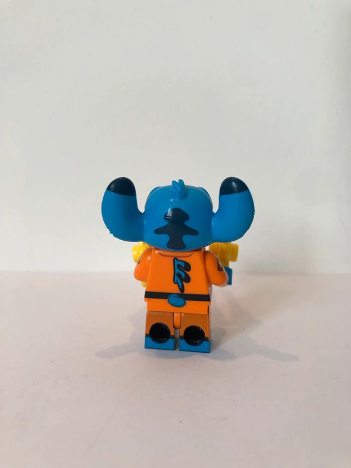 Figurine type lego Stitch. Disney - photo numéro 3