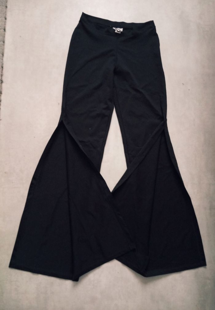 Magnifique pantalon neuf Morgan avec le petit coeur argenté à la taille seulement 14 eur 🌺