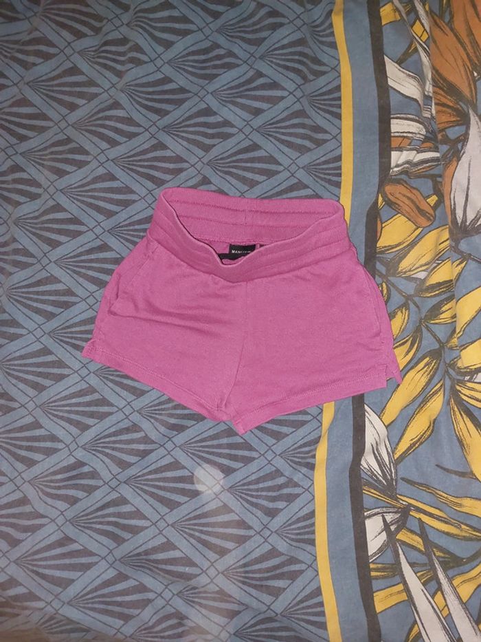 Short fushia