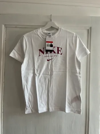 Tee shirt Nike blanc