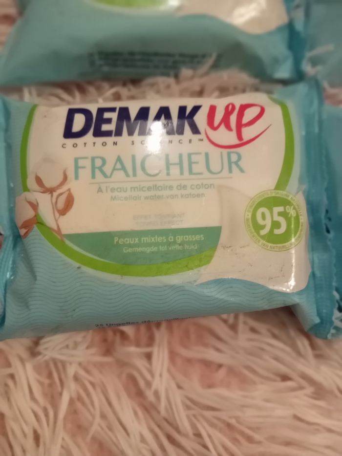 Lot paquet démaquille - photo numéro 3