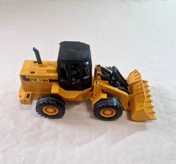 Chargeur sur pneus Bruder Fiat-Hitachi FR 130 Engin de chantier