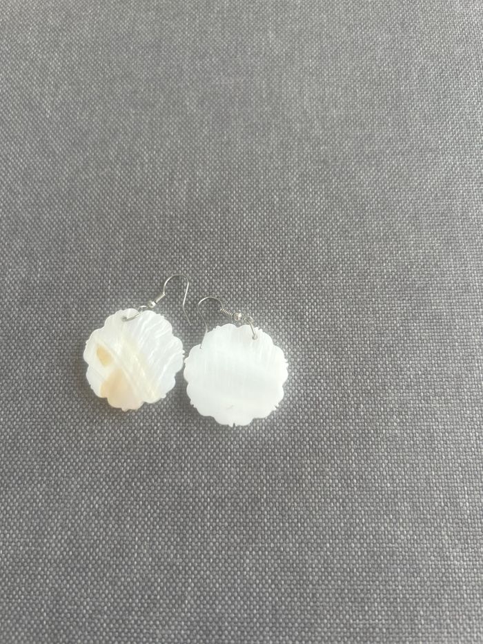 Boucles d’oreilles nacrées - photo numéro 3