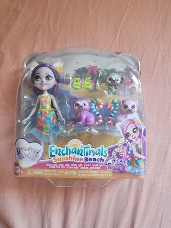 Poupée enchantimals
