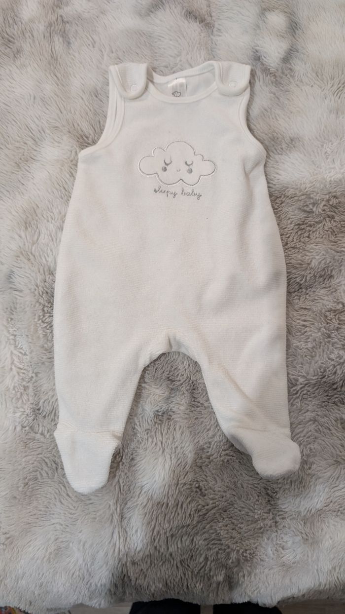Pyjama C&A taille 1 mois
