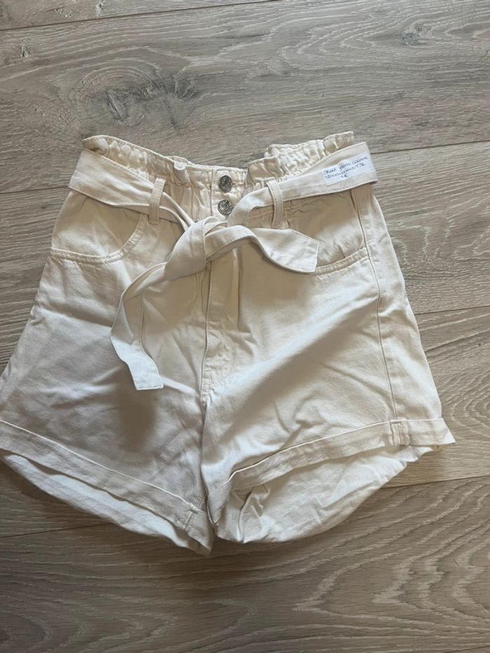 Short en jean crème