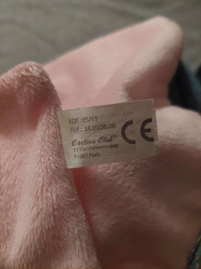 Cartoon club - doudou lapin rose avec attache tetine - photo numéro 6