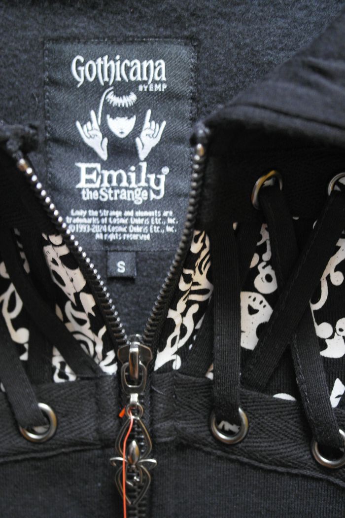 gilet Emily the Strange - taille S - photo numéro 4
