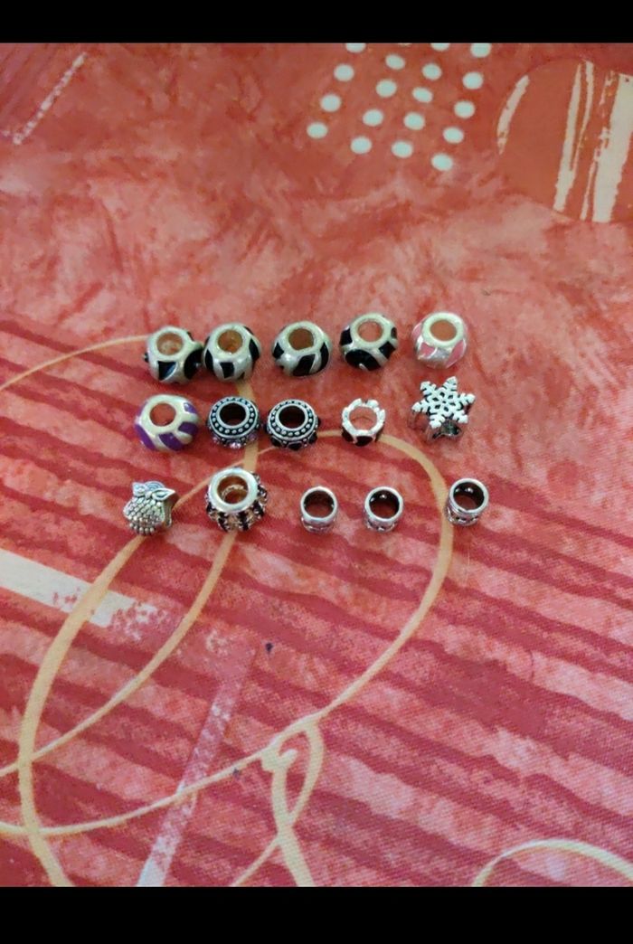 Lot de 15 perles argentées