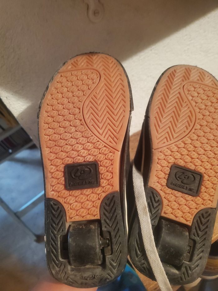 Chaussures à roulette - photo numéro 2