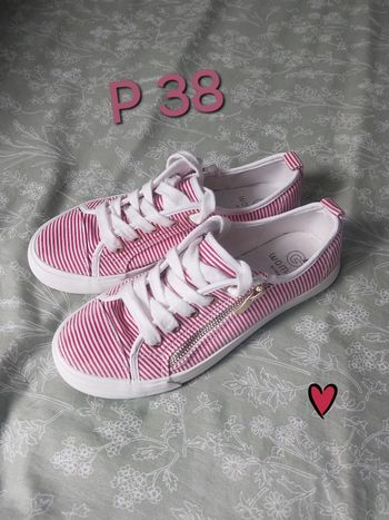 Baskets rayées rouge et blanc – GEMO – Pointure 38