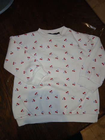 Pull mixte cerise 9mois