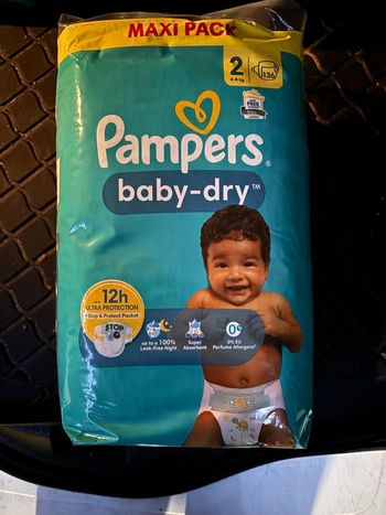 Couches Pampers baby dry taille 2