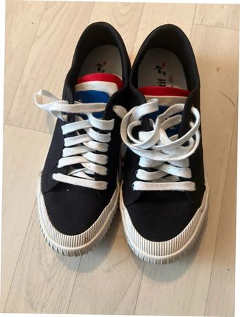 Basket en toile noir le coq sportif 37 très bon etat très peu servi