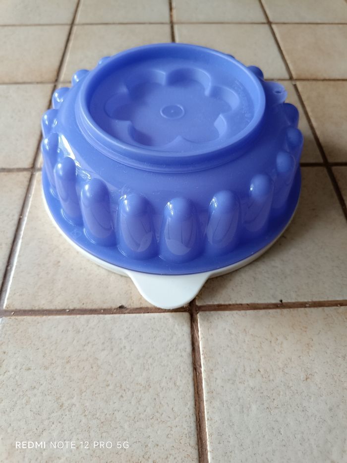 Moule à charlotte Tupperware neuf bleu/violet - photo numéro 4
