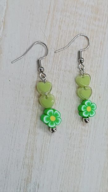 Jolies boucles d'oreilles pendantes