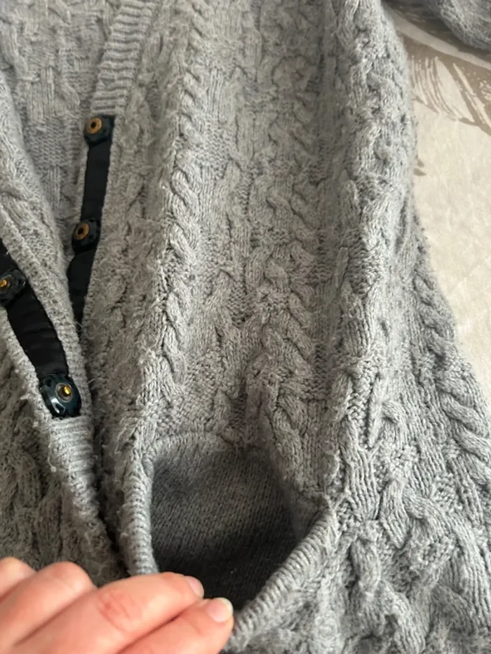 Gilet gris - photo numéro 3