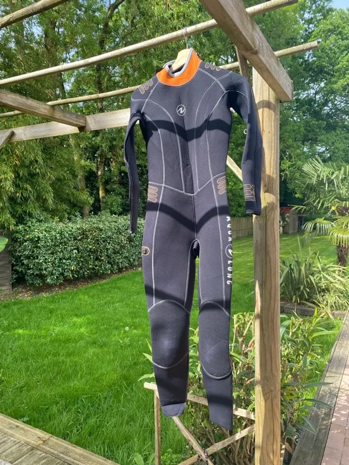 Combinaison plongée