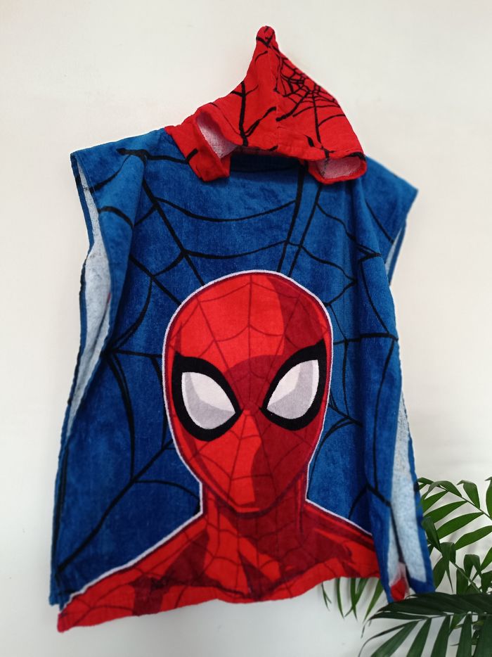 Cape de bain Spiderman 4 /6 ans - photo numéro 6