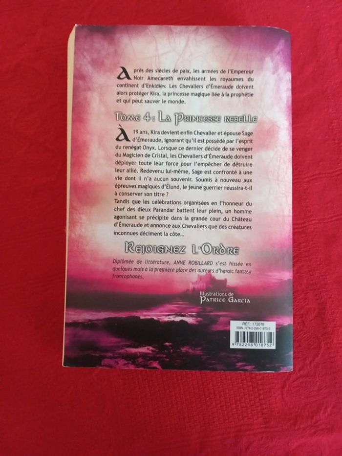 Roman les chevaliers d'émeraude tome 4 - photo numéro 2