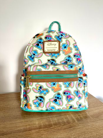 Sac Loungefly backpack Retro Groovy Stitch Disney