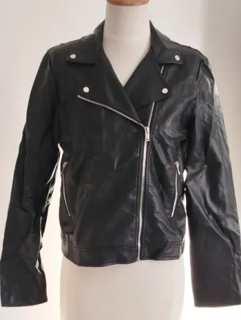 Joli blouson noir Kiabi taille M ado