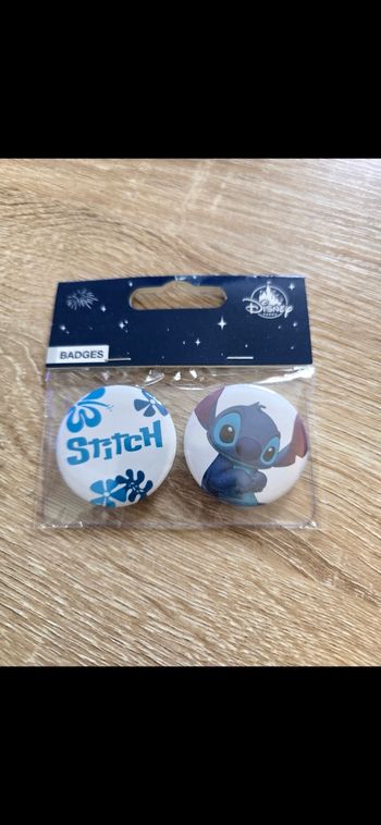 lot de 2 badges Stitch Disneyland paris