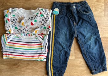 Lot ensemble jean et bodys 80 cm