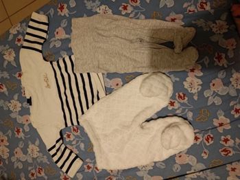 Ensemble 2 pantalons et 1 haut marinière