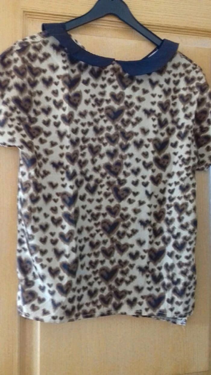 Tee shirt col noir motif léopard coeur marron beige taille 42 - photo numéro 2