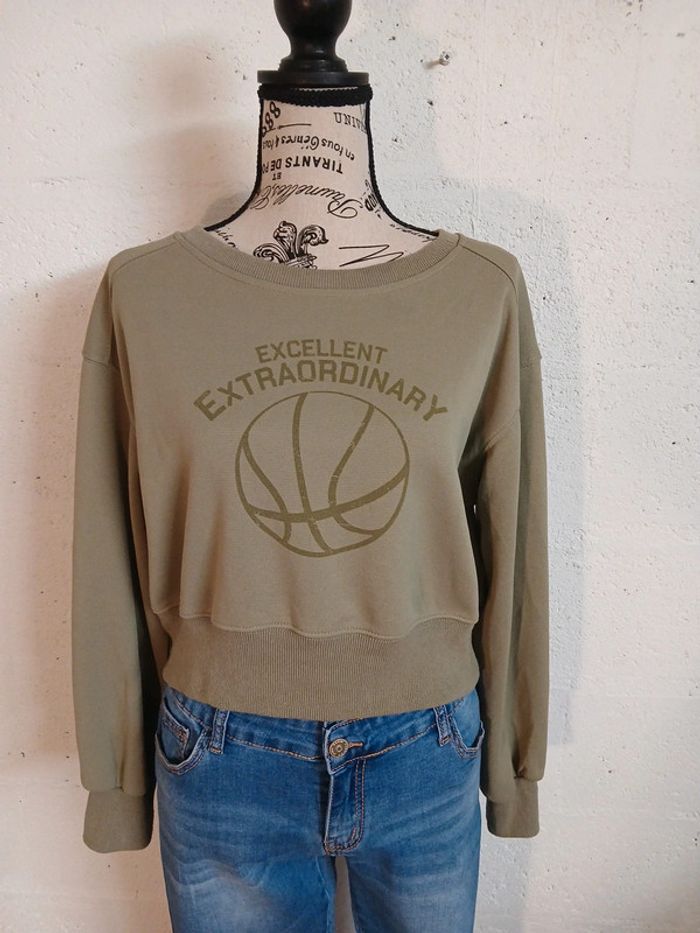 Sweat court taille L Dazy bon etat - photo numéro 3