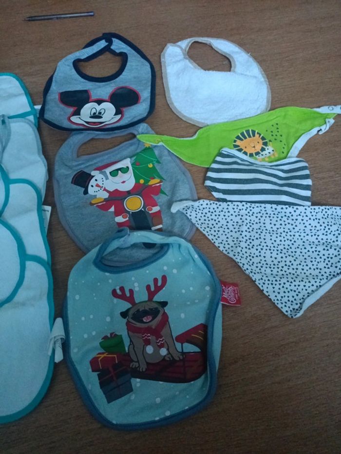 Lot bavoir - photo numéro 3