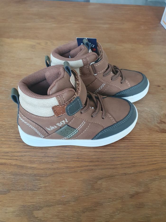 Chaussures montantes taille 26 - photo numéro 2