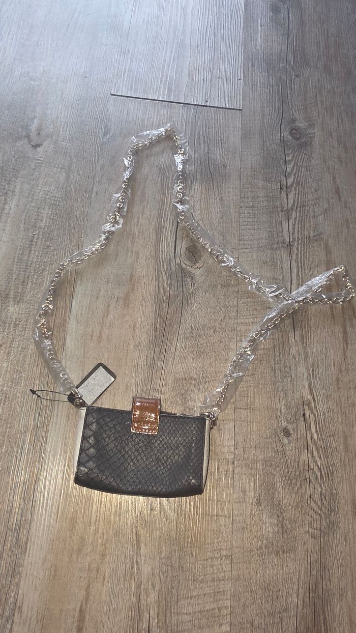 Petit sac a main bandoulière guess neuf - photo numéro 4