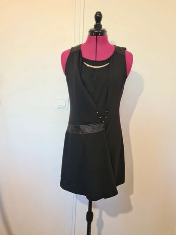 Robe noire courte taille M
